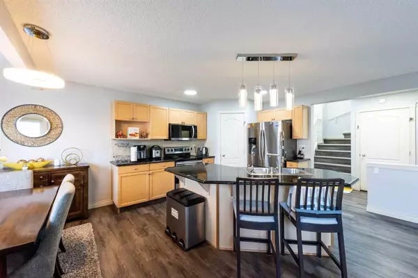 Calgary, AB T2Y 4K9,1034 Bridlemeadows MNR SW