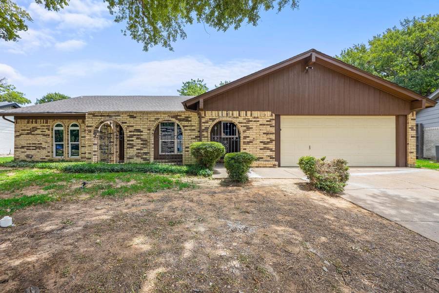 1011 Walnut Place, Mansfield, TX 76063