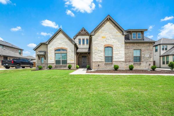 1933 Monteverde Court,  Burleson,  TX 76028