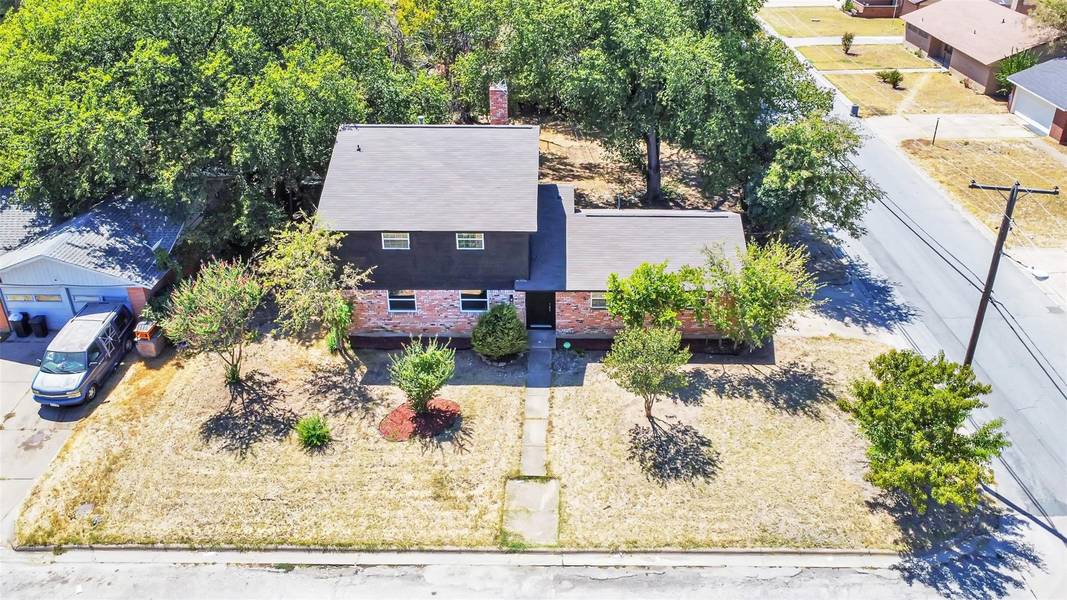 300 Steeple Ridge Road, Everman, TX 76140