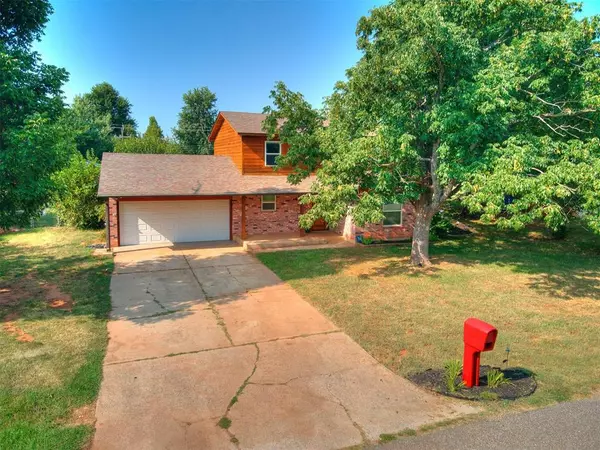 415 E Mohr Lane, Mustang, OK 73064