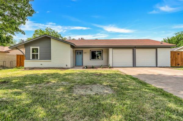 320 E Bovell Street, Crowley, TX 76036