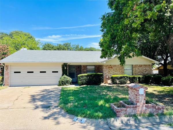 815 Hilltop Drive, Weatherford, TX 76086