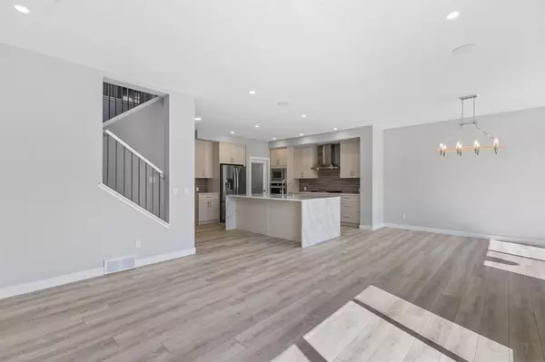 Calgary, AB T2X 4B1,125 Creekside WAY SW