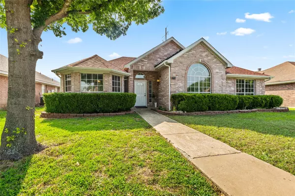 2710 Kingswood Drive,  Garland,  TX 75040