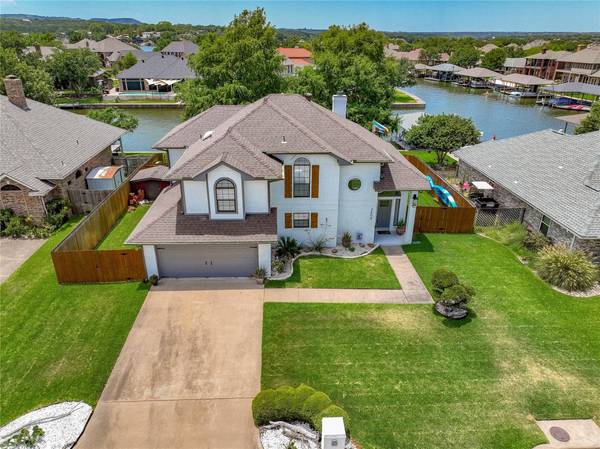 2406 Waters Edge Drive, Granbury, TX 76048