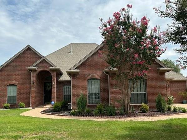 1210 Lake Meadow Drive, Mansfield, TX 76063