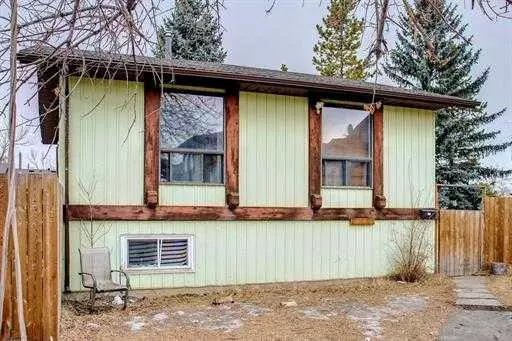 Calgary, AB T1Y 3G8,514 WHITEHILL PL NE