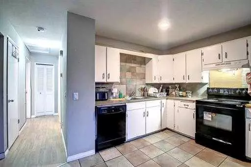 Calgary, AB T1Y 3G8,514 WHITEHILL PL NE