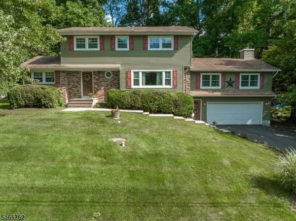 8 Sunset Dr, Randolph Twp., NJ 07869