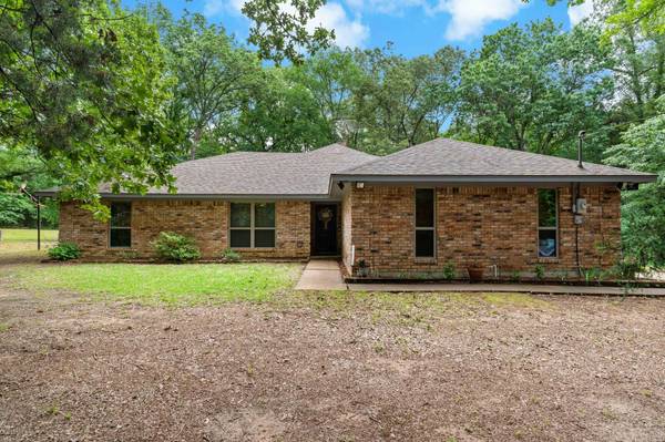 208 County Road 33840, Paris, TX 75460