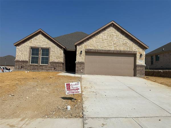 1906 W Westhill Drive, Cleburne, TX 76033