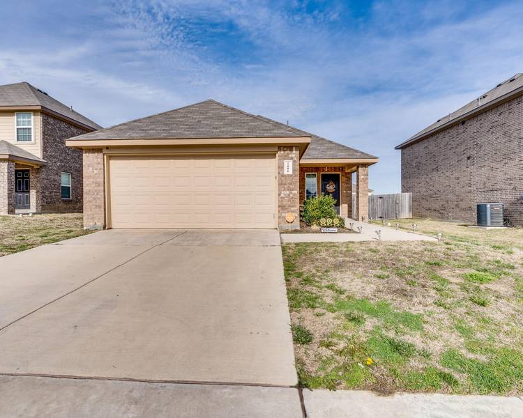 1606 Blue Jay Drive, Ennis, TX 75119