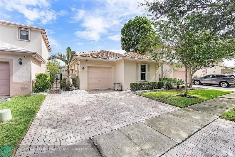 7547 NW 2nd Ct, Plantation, FL 33317