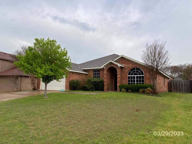 619 Manchester Drive, Mansfield, TX 76063