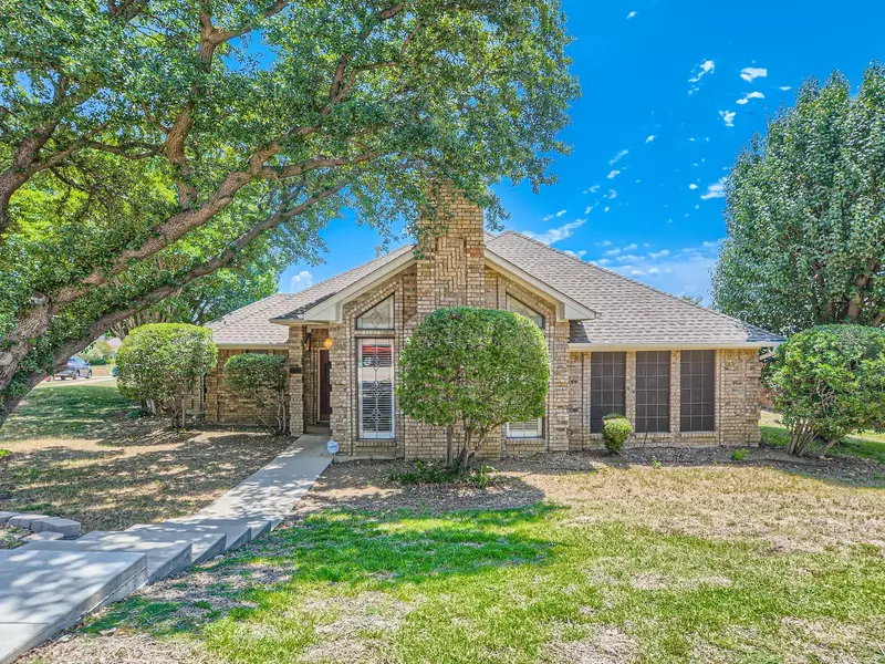 3726 Cromwell Drive, Carrollton, TX 75007