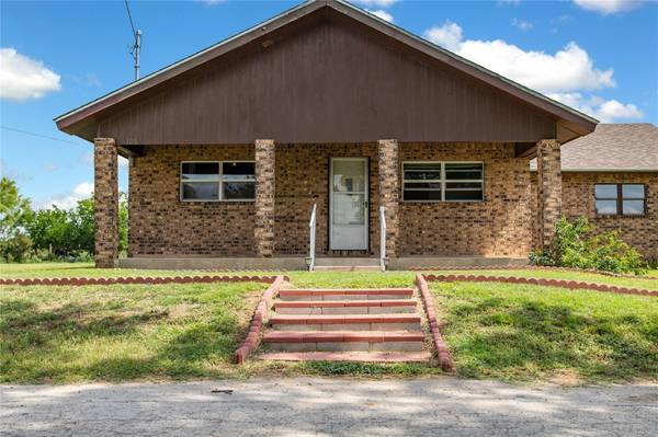 106 E Ripley Street,  Coleman,  TX 76834