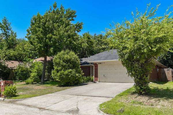 6208 Berlinetta Drive, Arlington, TX 76001