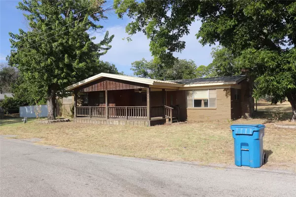 711 S Pershing Street, Gorman, TX 76454