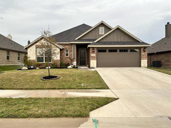 124 Half Moon Drive, Waxahachie, TX 75165