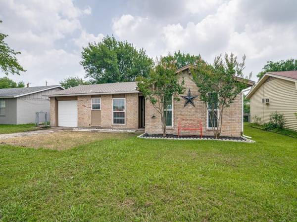 210 College Street, Royse City, TX 75189