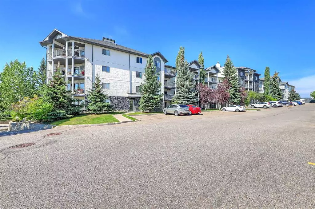 Calgary, AB T3G 4K2,33 Arbour Grove Close NW #507