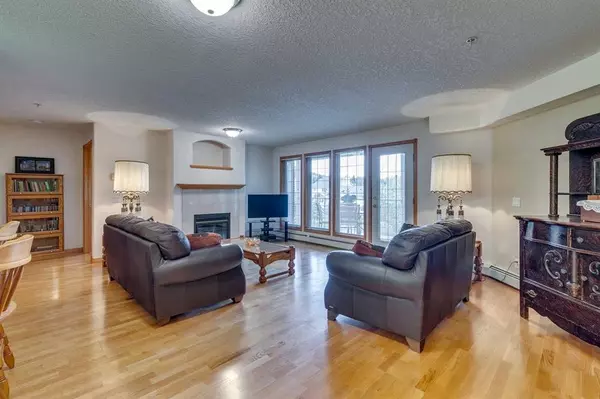 Calgary, AB T3H3R6,6868 Sierra Morena BLVD SW #234