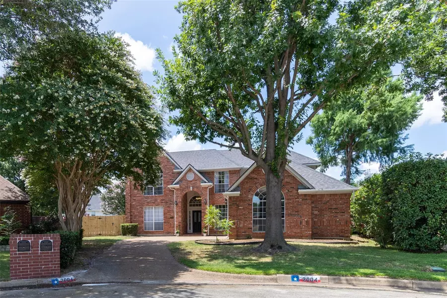 2004 Hunter Place Court, Arlington, TX 76006