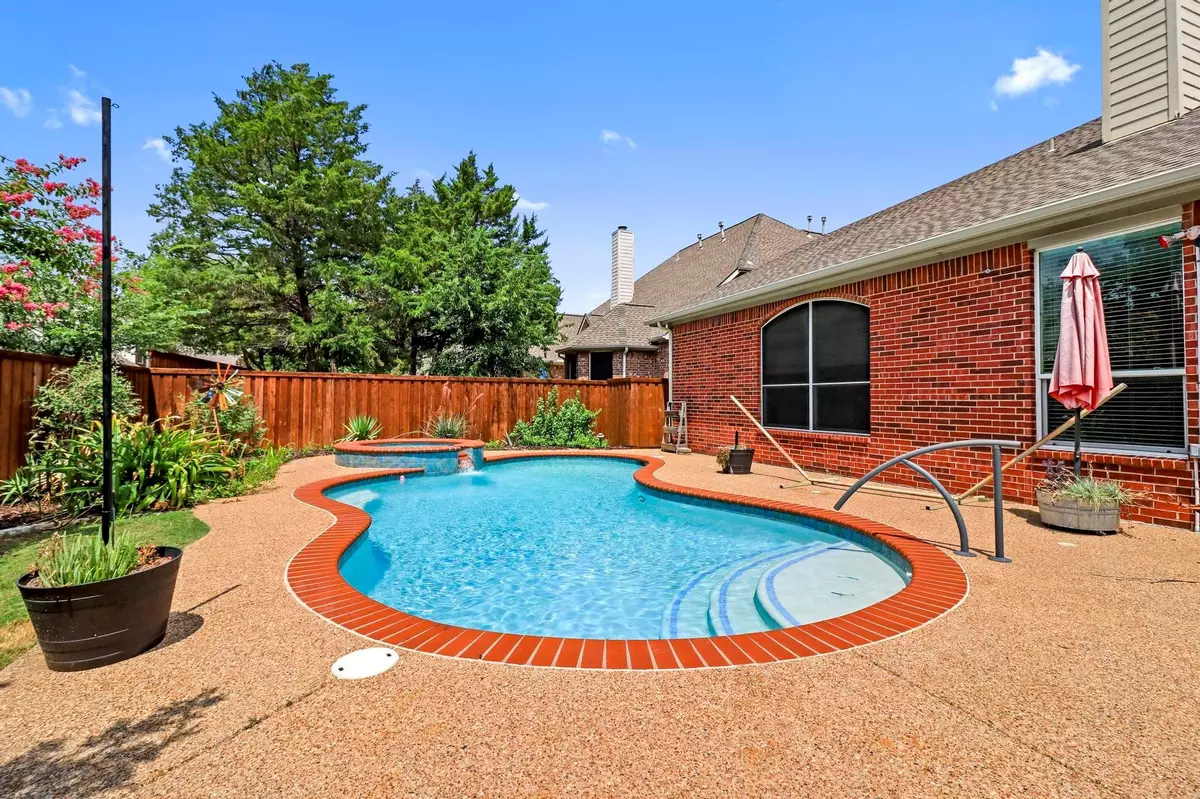 Flower Mound, TX 75022,2717 Meadow Wood Drive