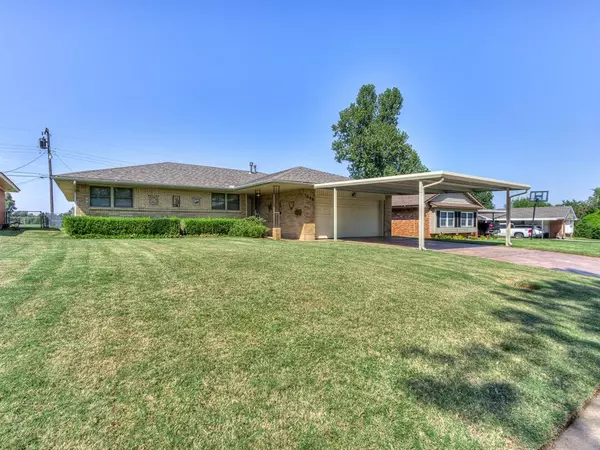 1008 W Silver Meadow Drive, Midwest City, OK 73110