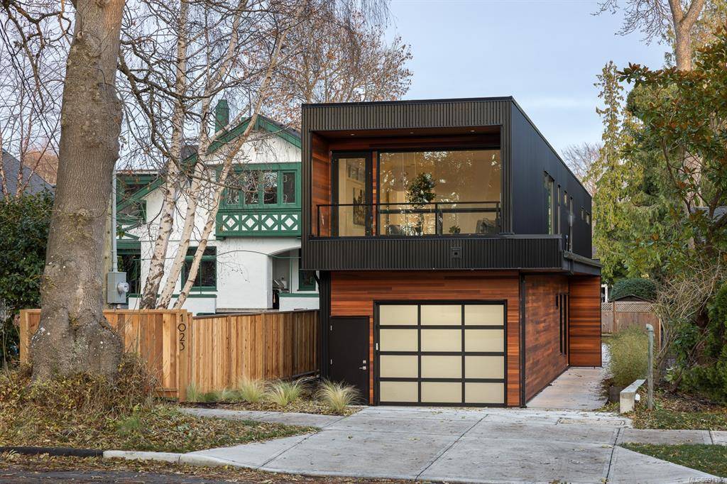 Victoria, BC V8S 3L3,1023 Joan Cres