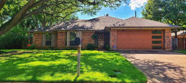 3208 Elkhart Court, Arlington, TX 76016