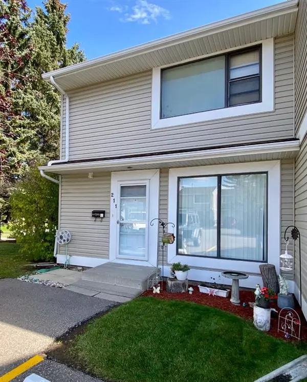 Calgary, AB T1Y3A5,211 Pinestream PL NE