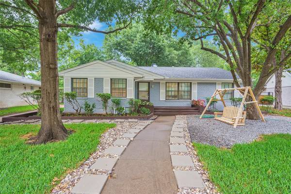 608 Saint Lukes Drive, Richardson, TX 75080