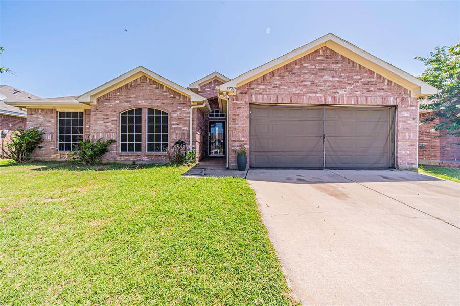 1720 La Caya Drive, Mansfield, TX 76063