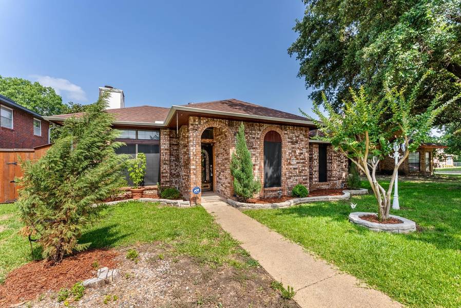 3922 Smartt Street, Rowlett, TX 75088