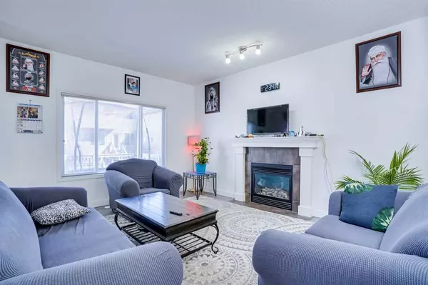 Calgary, AB T3J 5J5,48 Saddleland Close NE