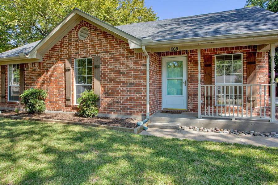 805 E 11th Street, Bonham, TX 75418