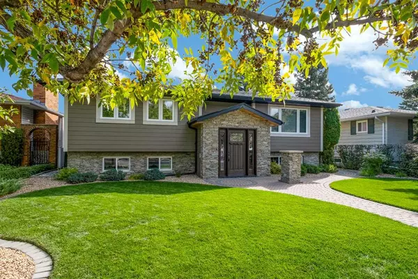 Calgary, AB T2W 1N9,828 Canna CRES SW