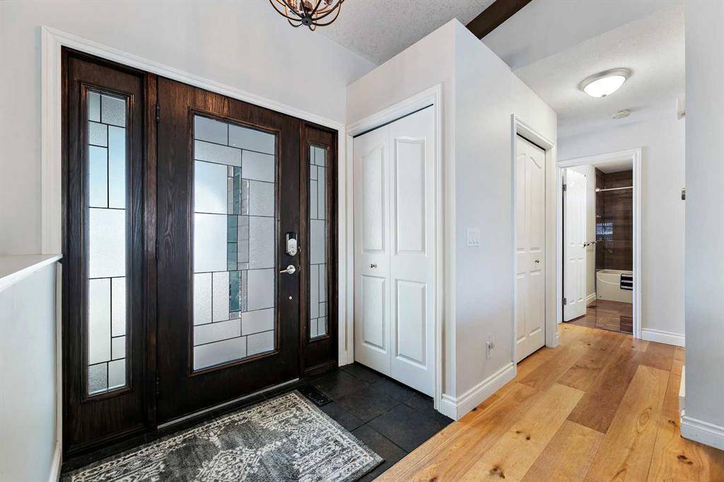 Calgary, AB T2W 3K7,120 Woodside Bay SW