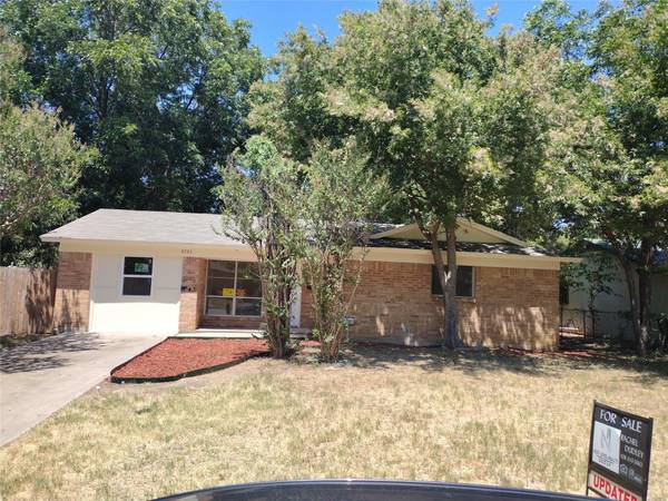 4721 Marshall Street, Forest Hill, TX 76119