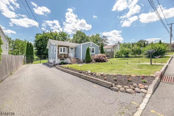 39 Chesapeake Ave, Parsippany-troy Hills Twp., NJ 07034