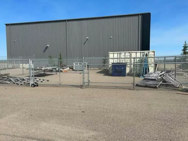 Red Deer, AB T4P 0R2,17 Queensgate CRES #180
