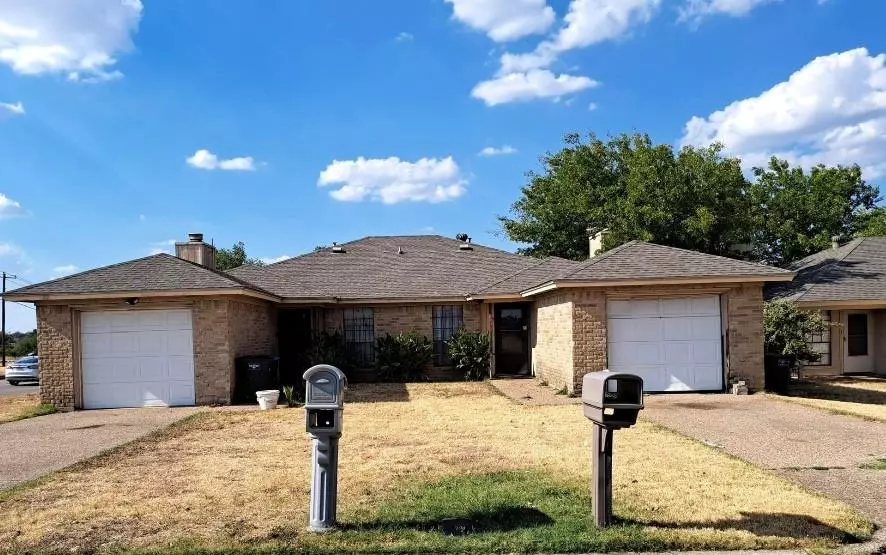 3422 Meadowmoor Street, Fort Worth, TX 76133