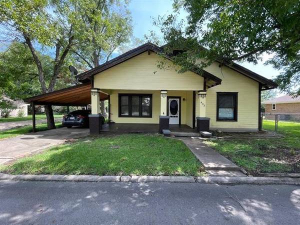 403 Monroe Street, Deport, TX 75435