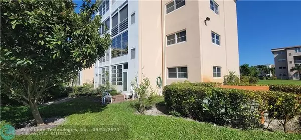 Boynton Beach, FL 33435,230 NE 26th Ave  #118