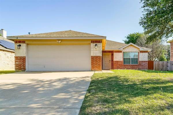 536 Griffith Drive, Saginaw, TX 76179