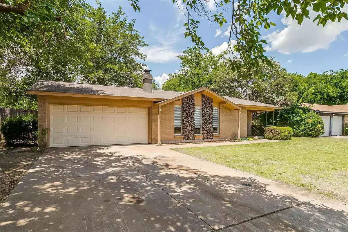 Burleson, TX 76028,305 Bernice Court