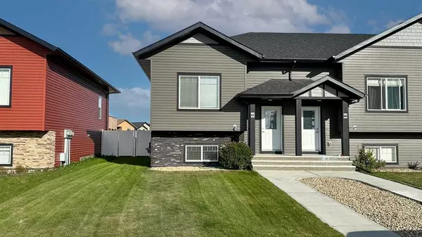 Lacombe, AB T4L 0R1,62 Mackenzie Ranch WAY