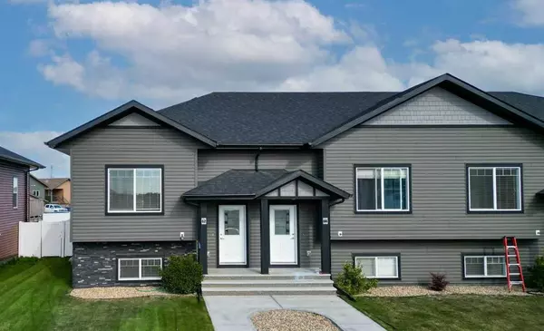 Lacombe, AB T4L 0R1,62 Mackenzie Ranch WAY